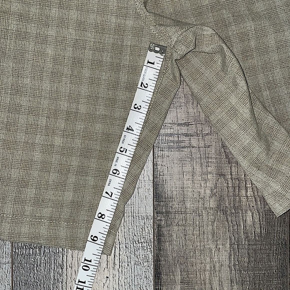 Quicksilver Shorts - Picture 5 of 9